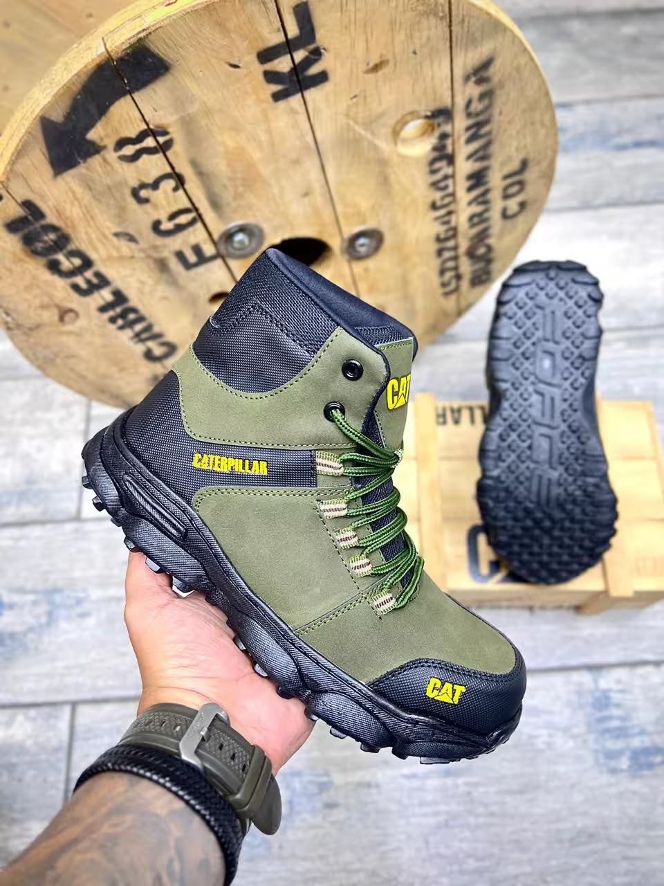 BOTA SEGURIDAD CAT FORCE 2.0