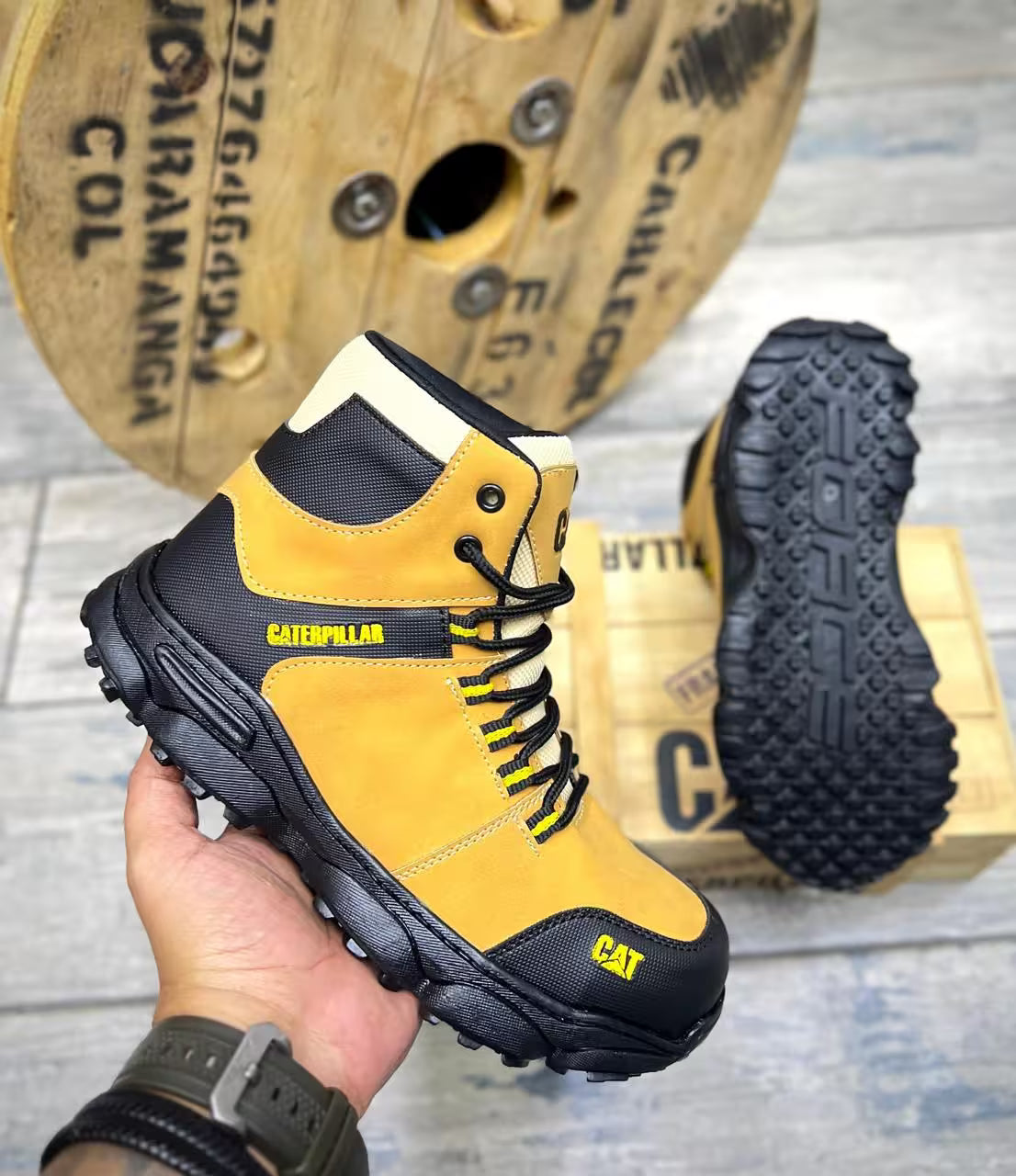 BOTA SEGURIDAD CAT FORCE 2.0